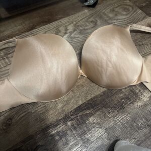 Skims Bra 38D Light Beige Padded Underwire
